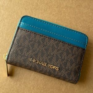 Michael Kors Jet Set Travel Medium Zip Around Card Case